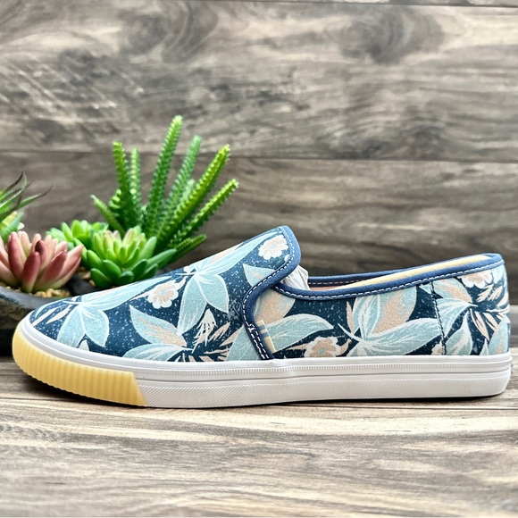 NEW Toms Clemente Slip On Canvas Sneaker Majolica Blue Japanese Floral Print 8 - Picture 6 of 11